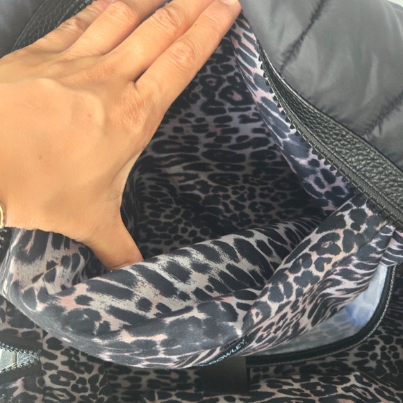 CYNTHIA ROWLEY Large Duffle Weekender Overnight Bag Detachable Strap - Picture 9 of 16